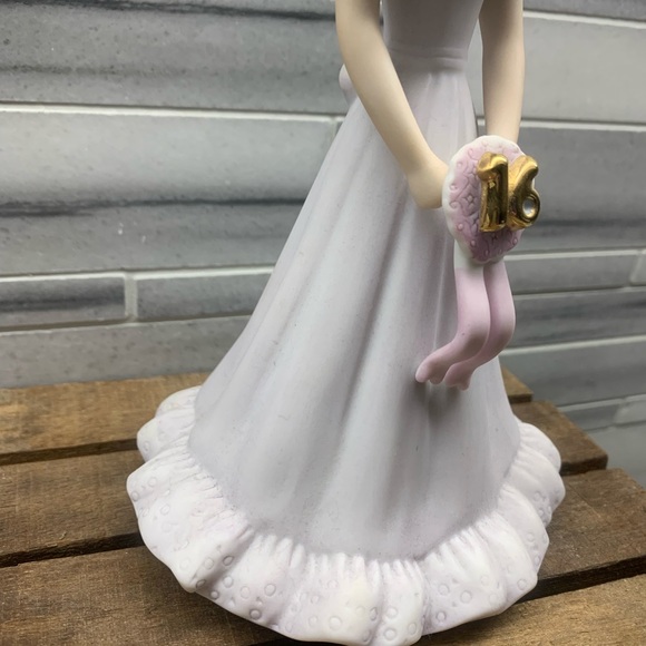 Vintage Enesco Growing Up Ceramic Birthday Girl Figurine Age 16 Yrs - Picture 3 of 6